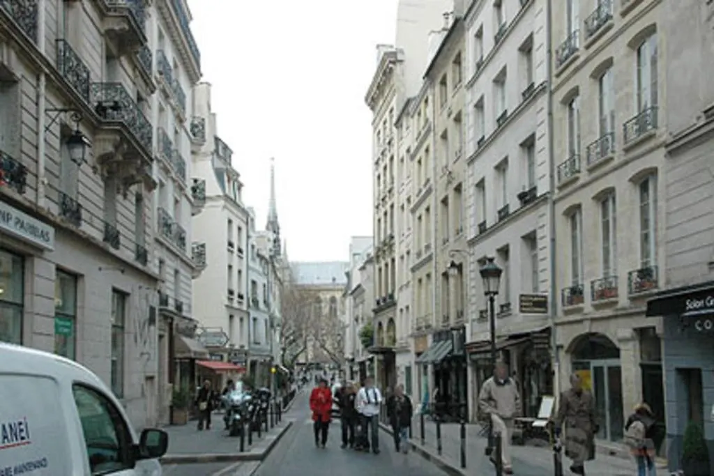 Frederic Sauton Studio Notre-dame * Paris